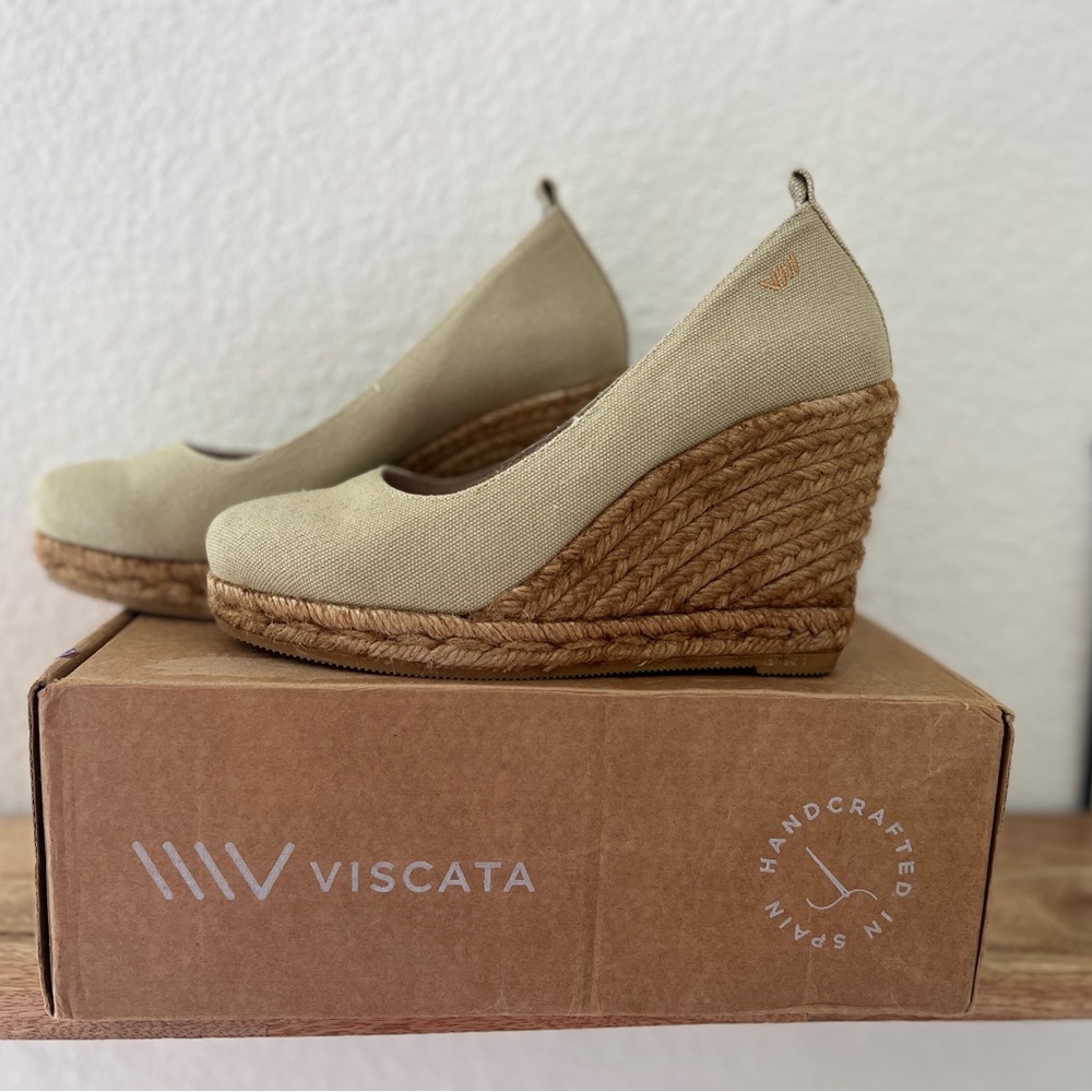 Viscata wedge espadrilles tan size 6
